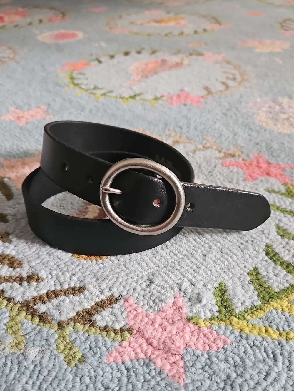 LL Bean Classic Black Leather Belt with Round Nickel Buckle